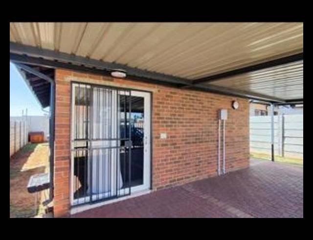 2 BEDROOM TOWNHOUSE FOR SALE IN PARKDENE